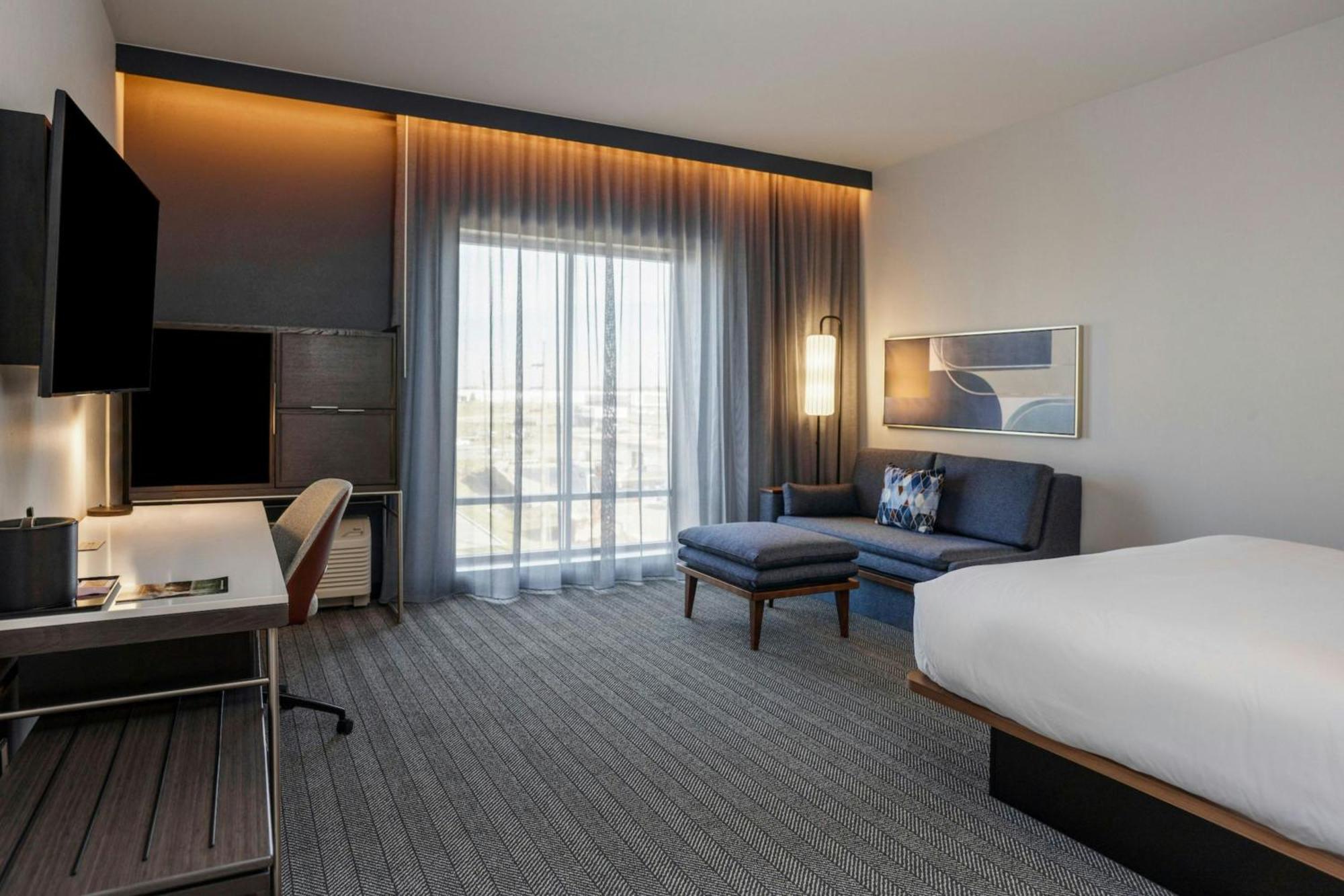 Courtyard By Marriott Indianapolis 3*