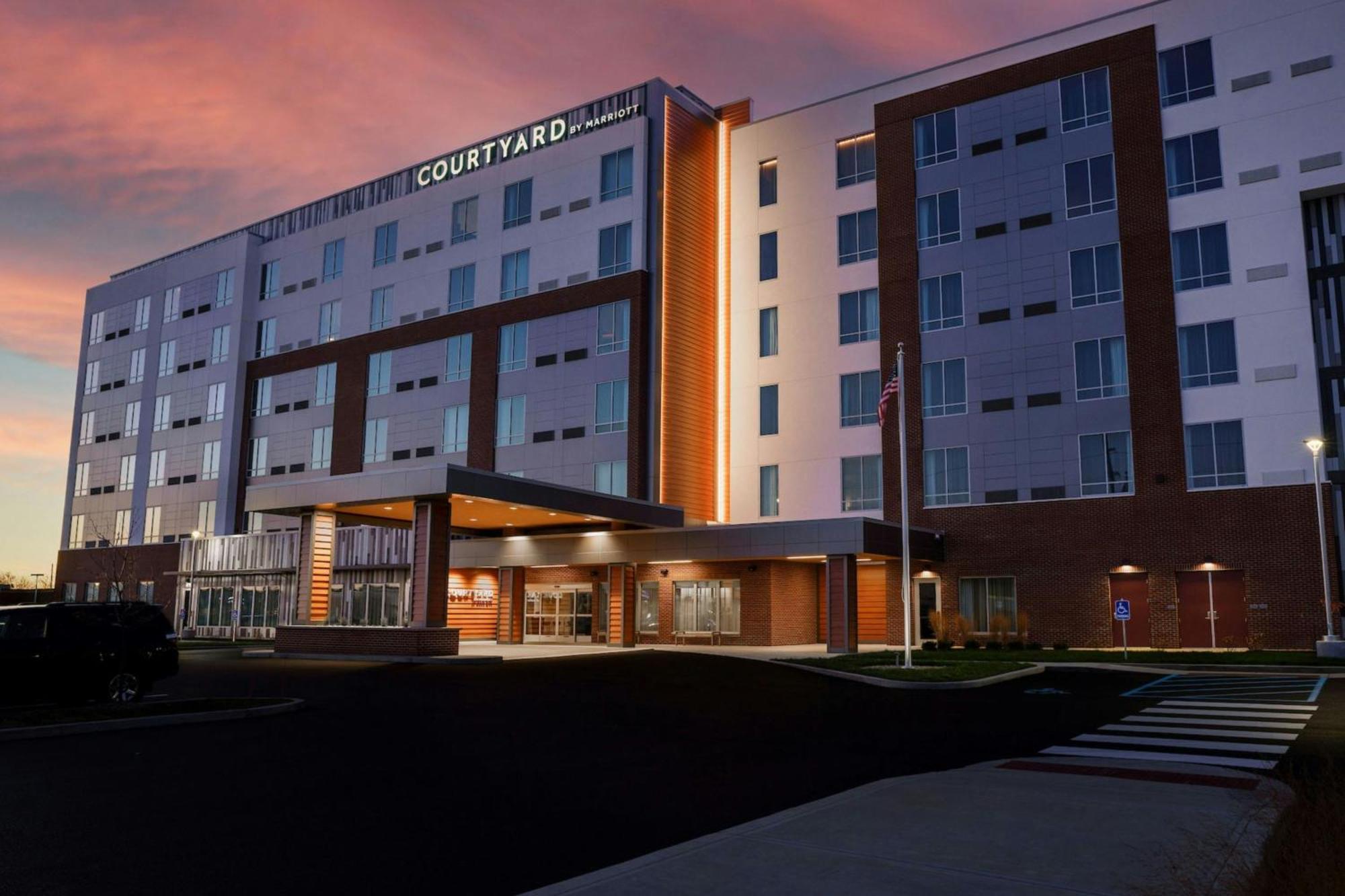 Courtyard By Marriott Indianapolis Fishers