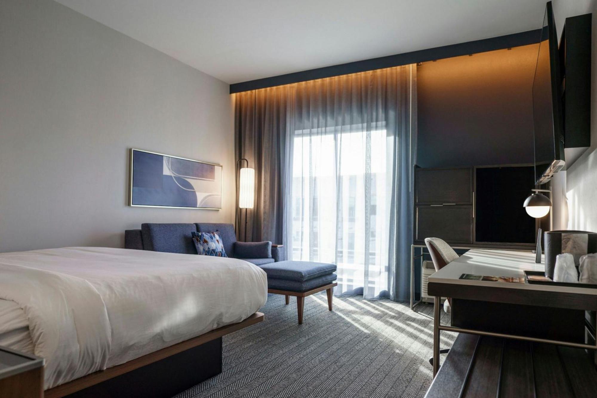 Courtyard By Marriott Indianapolis