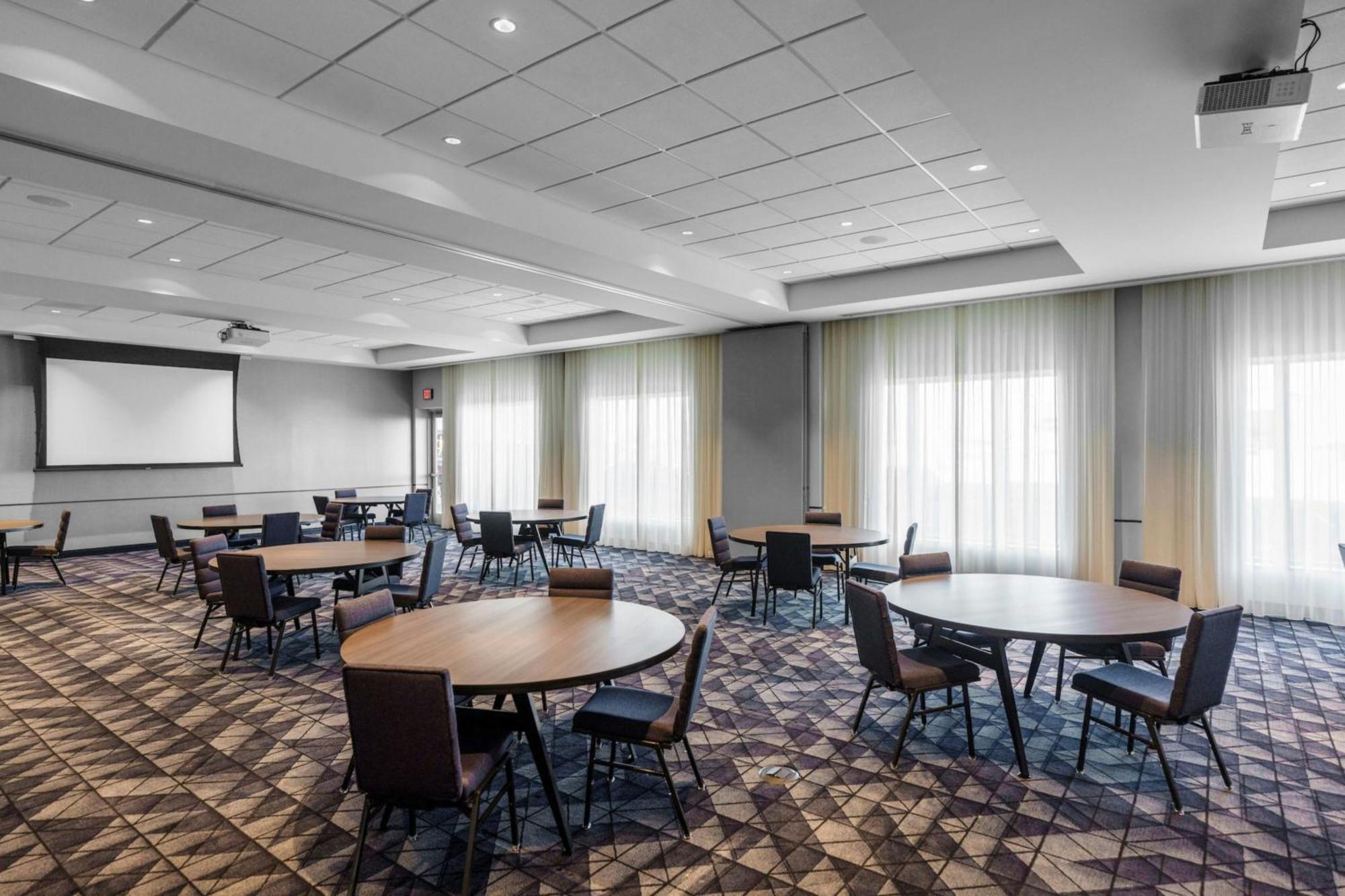Hotel Courtyard By Marriott Indianapolis